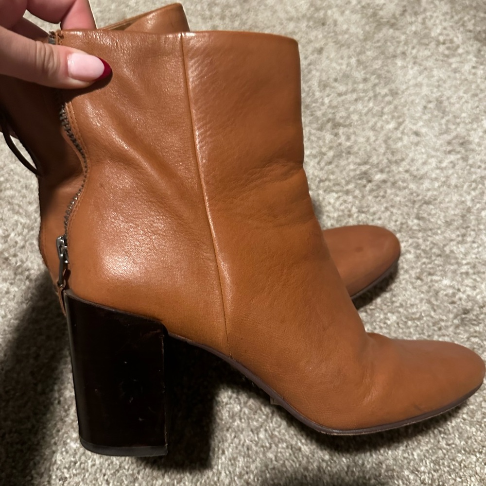 Dolce Vita Camel Booties Sz 10